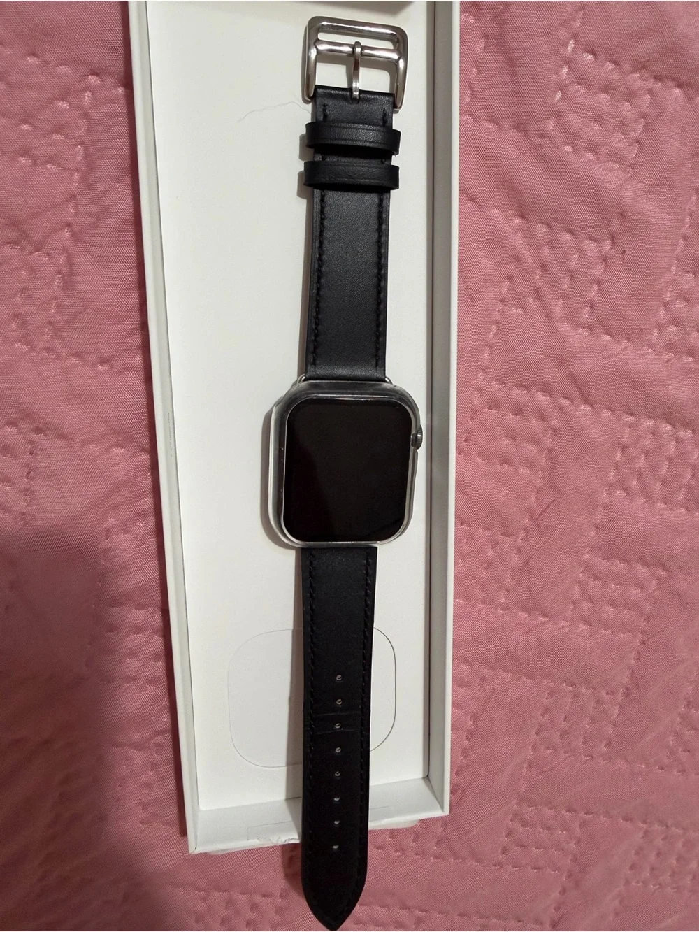 Apple Watch Series 4 44mm + Black Band